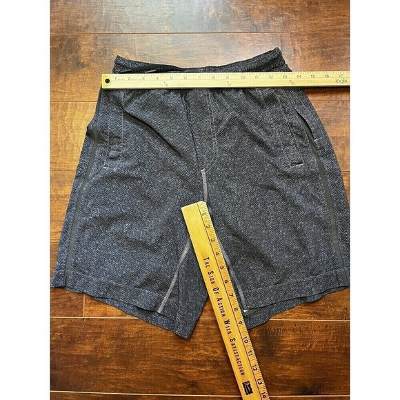Lululemon Mens Gray 9in Lined Athletic Short Read Below - Picture 5 of 5